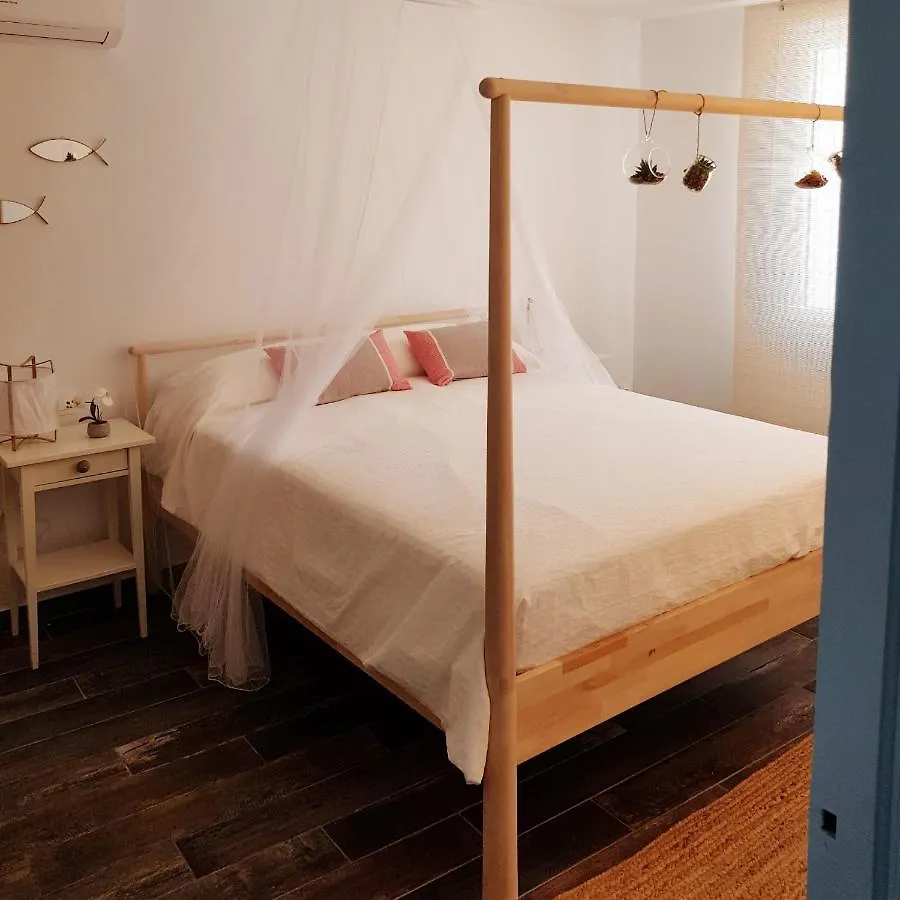 Ideal Parelles Aptm Amb Encant Estil Mediterrani I Tranquil A Llanca 0*,  Spain