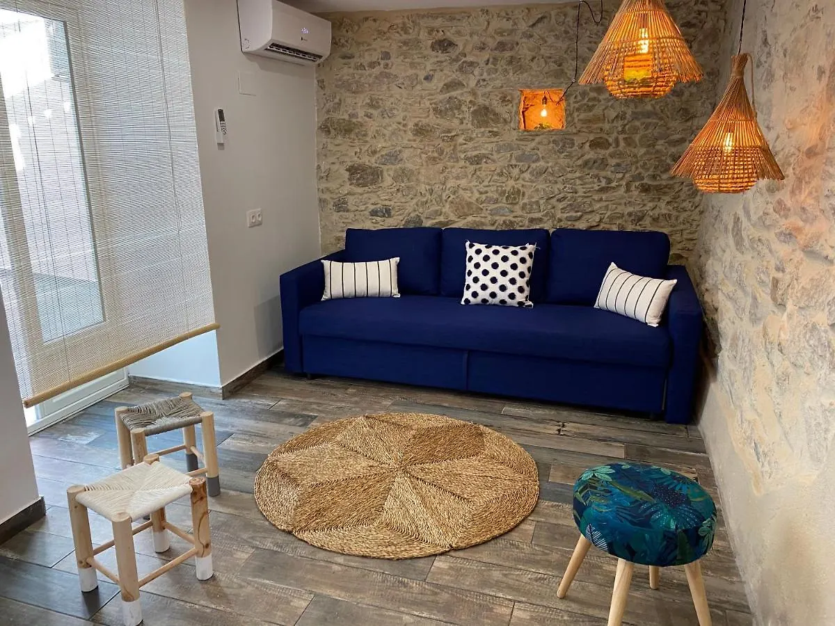Ideal Parelles Aptm Amb Encant Estil Mediterrani I Tranquil A Llança Španělsko